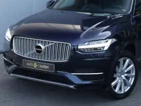 Volvo XC90 (2015) thumbnail 3