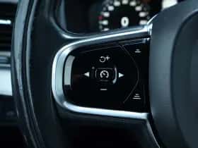 Volvo XC90 (2015) thumbnail 21