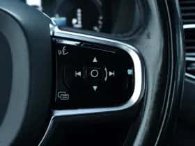 Volvo XC90 (2015) thumbnail 22