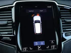Volvo XC90 (2015) thumbnail 31