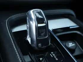 Volvo XC90 (2015) thumbnail 34