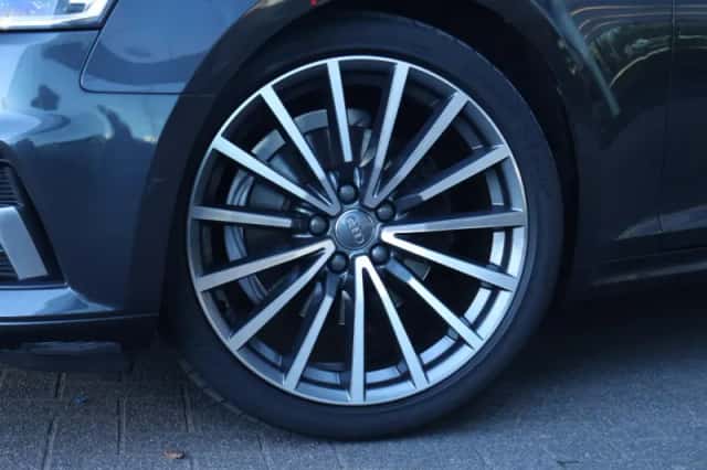 Audi A5 (2017) thumbnail 5