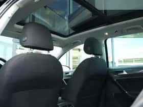 Volkswagen Golf (2018) thumbnail 31