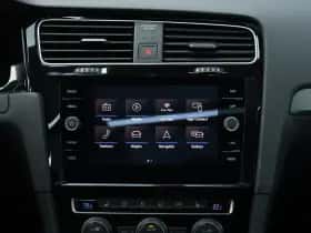 Volkswagen Golf (2018) thumbnail 32