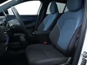 Volvo EX30 (2024) thumbnail 12