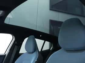 Volvo EX30 (2024) thumbnail 15