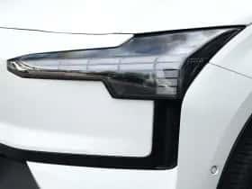 Volvo EX30 (2024) thumbnail 8