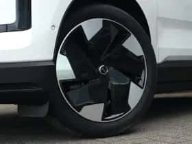 Volvo EX30 (2024) thumbnail 10