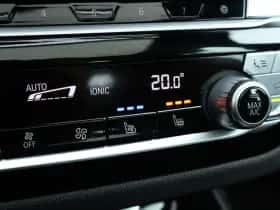BMW X3 (2017) thumbnail 24