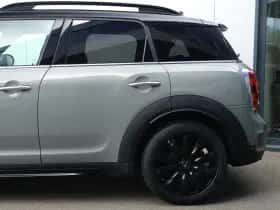 MINI Countryman (2017) thumbnail 5