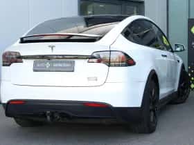Tesla Model X (2022) thumbnail 2