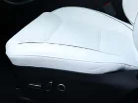 Tesla Model X (2022) thumbnail 15