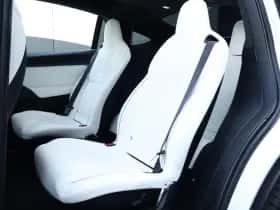 Tesla Model X (2022) thumbnail 19