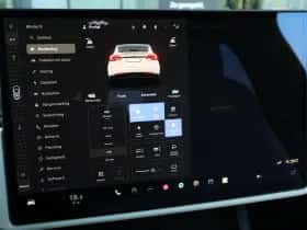 Tesla Model X (2022) thumbnail 26