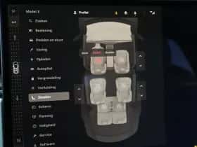 Tesla Model X (2022) thumbnail 31