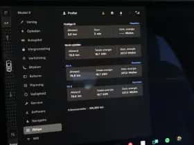 Tesla Model X (2022) thumbnail 34