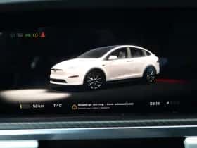 Tesla Model X (2022) thumbnail 36