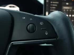Tesla Model X (2022) thumbnail 39