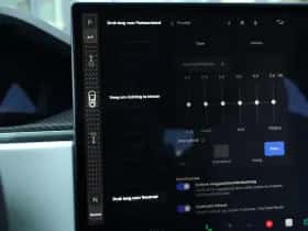 Tesla Model X (2022) thumbnail 40