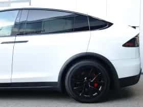 Tesla Model X (2022) thumbnail 5