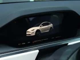 Tesla Model X (2022) thumbnail 42