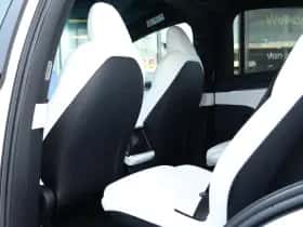 Tesla Model X (2022) thumbnail 43