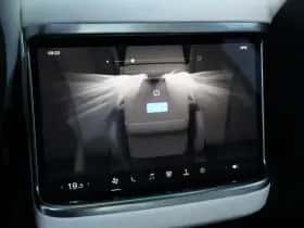 Tesla Model X (2022) thumbnail 44