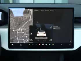 Tesla Model X (2022) thumbnail 45