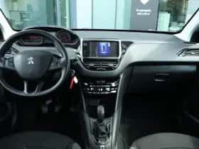 Peugeot 208 (2014) thumbnail 14