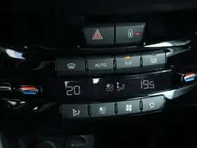 Peugeot 208 (2014) thumbnail 15
