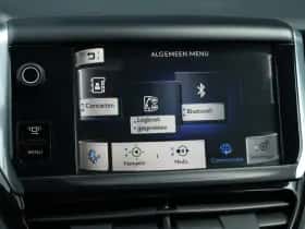 Peugeot 208 (2014) thumbnail 24