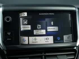 Peugeot 208 (2014) thumbnail 24