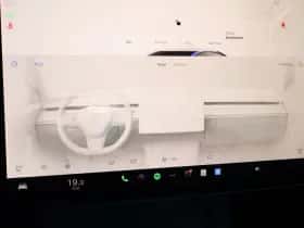 Tesla Model 3 (2022) thumbnail 21