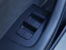 Tesla Model 3 (2022) thumbnail 35