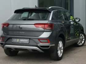 Volkswagen T-Roc (2022) thumbnail 2
