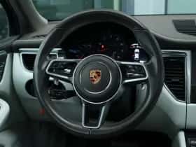 Porsche Macan (2017) thumbnail 17
