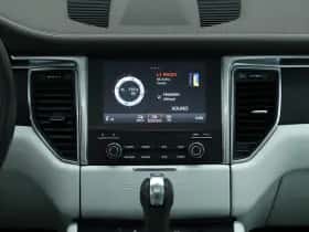 Porsche Macan (2017) thumbnail 33