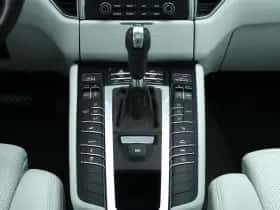 Porsche Macan (2017) thumbnail 36