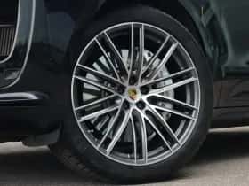 Porsche Macan (2020) thumbnail 4
