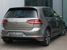 Volkswagen Golf (2017) thumbnail 2
