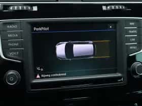Volkswagen Golf (2017) thumbnail 24