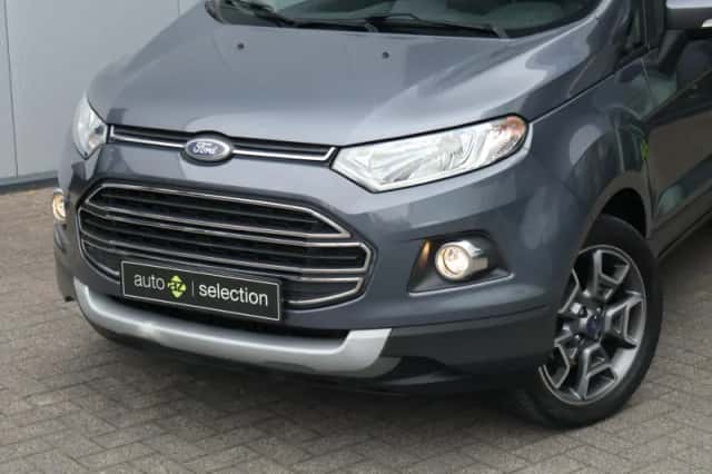 Ford EcoSport (2016) thumbnail 3