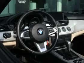 BMW Z4 (2011) thumbnail 17