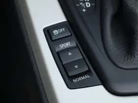 BMW Z4 (2011) thumbnail 32