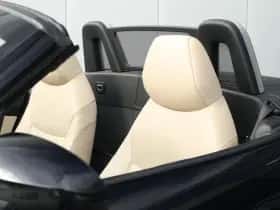 BMW Z4 (2011) thumbnail 5