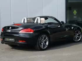 BMW Z4 (2011) thumbnail 10