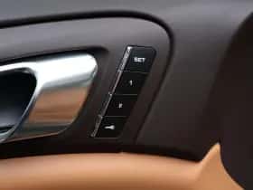 Porsche Cayenne (2017) thumbnail 15