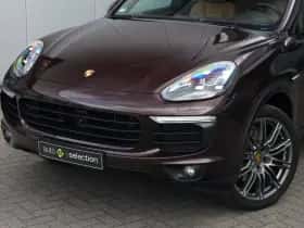 Porsche Cayenne (2017) thumbnail 3