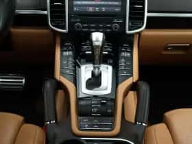 Porsche Cayenne (2017) thumbnail 25