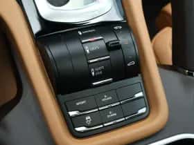 Porsche Cayenne (2017) thumbnail 40